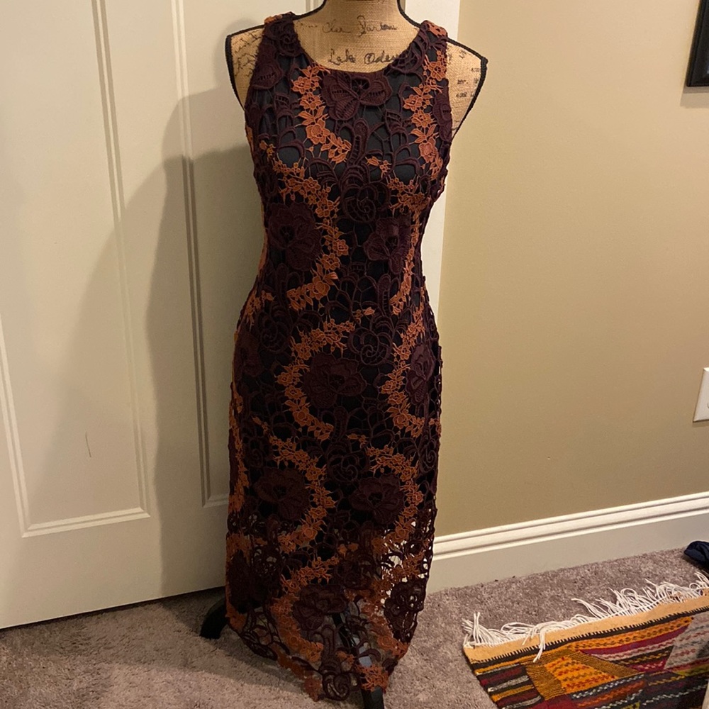 STUNNING LACE DRESS BY ALEX ADMOR szM